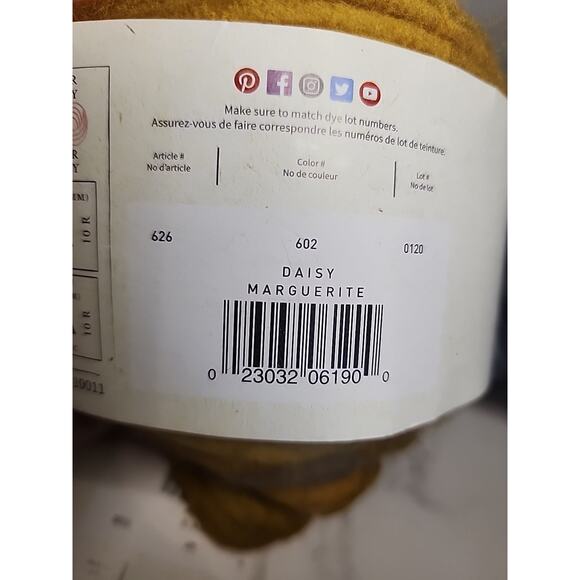 Lion Brand Wool 2x617 & 2x602 Easy Roving Yarn, Wool Blend, Super Bulky (READ) - Picture 6 of 7